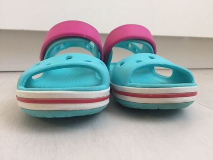 Босоножки crocs