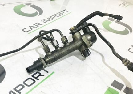 Мерседес Топливная рампа центральная OM628