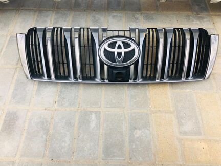 Решетка радиатора Toyota Land Cruiser 150