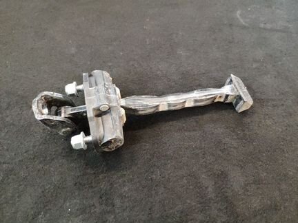 Ограничитель двери Форд Фокус / Ford Focus 3