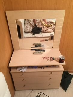 Комод с зеркалом