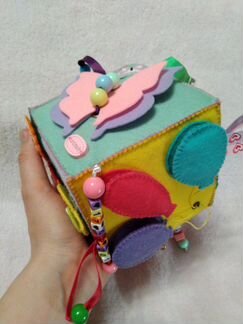 Развивающий кубик из фетра