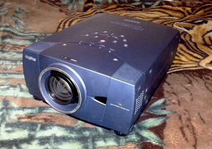 Проэктор sanyo PLV-70