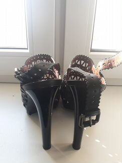 Босоножки bcbgmaxazria