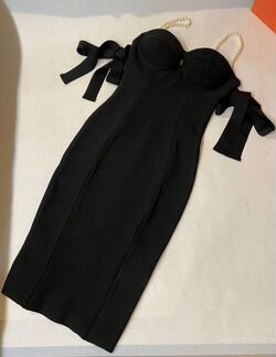 Бандажное платье с жемчугом