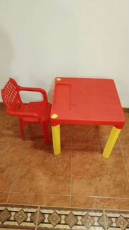 Детский стол и стульчик