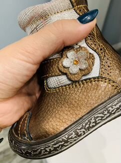 Сапожки новые малышковые kapika р.20