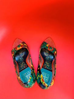 Туфли с открытым мысом