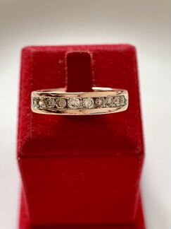 Золотое кольцо с бриллиантами
