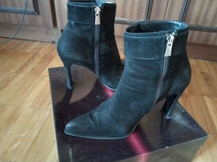 Ботинки замшевые