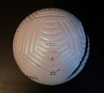 Профессиональный футбольный мяч Nike Flight