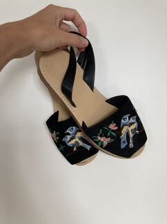 Босоножки Charles & Keith