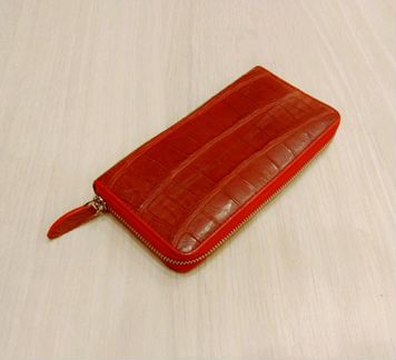 Кошелек женский из брюха крокодила