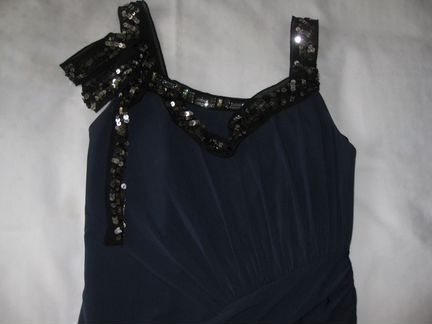 Стильное красивое платье р. 42