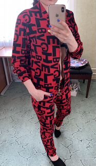 Красный летний костюм